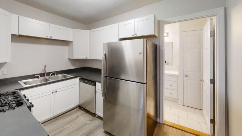 520-Unit-302-Kitchen