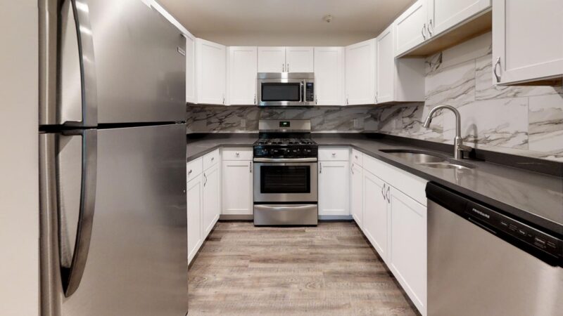 528-Smithfield-Rd-Unit-106-Kitchen