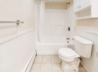 vyGer5qwq9v-Bathroom